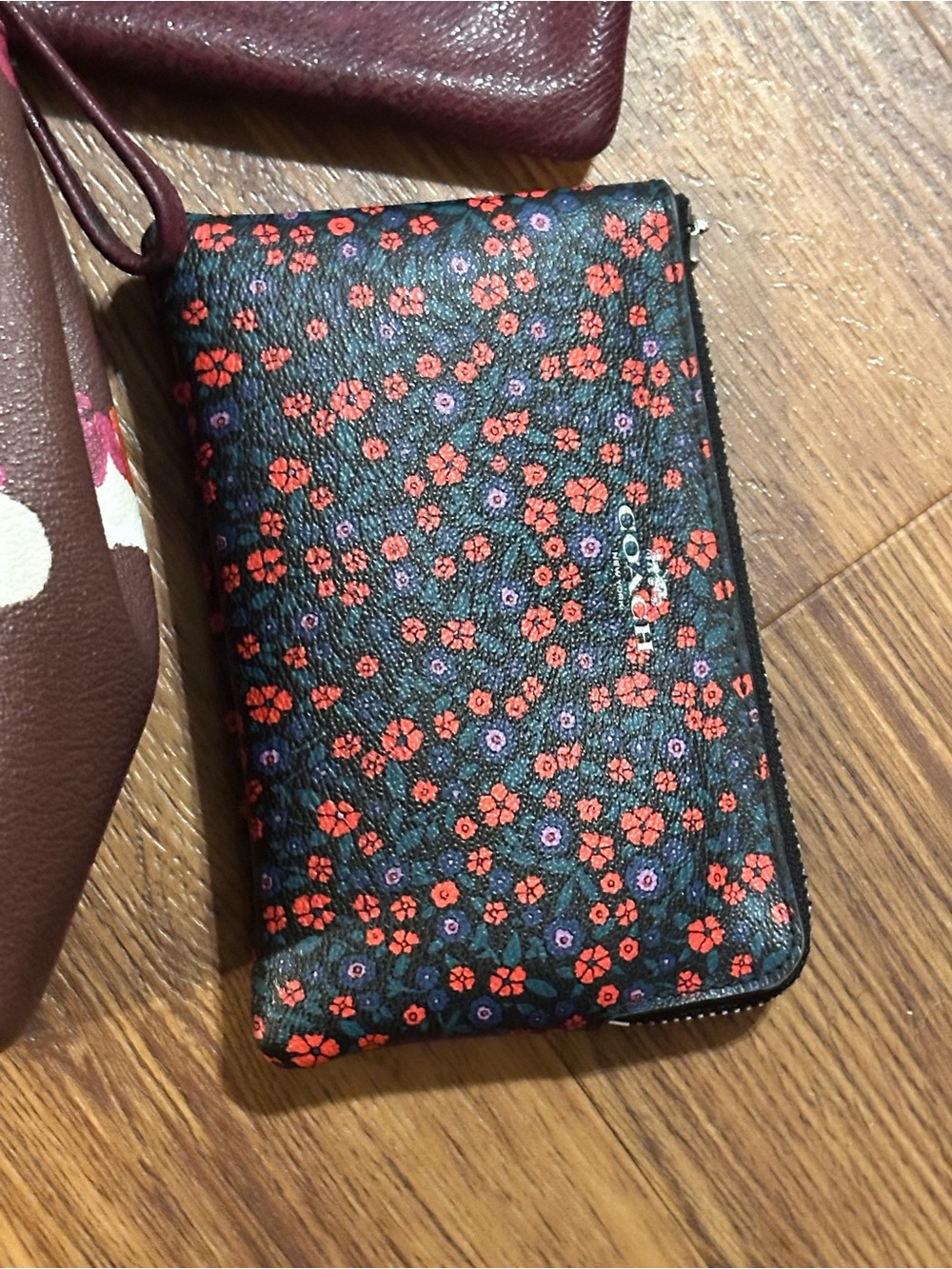 Coach bundle - Picture 4 of 6